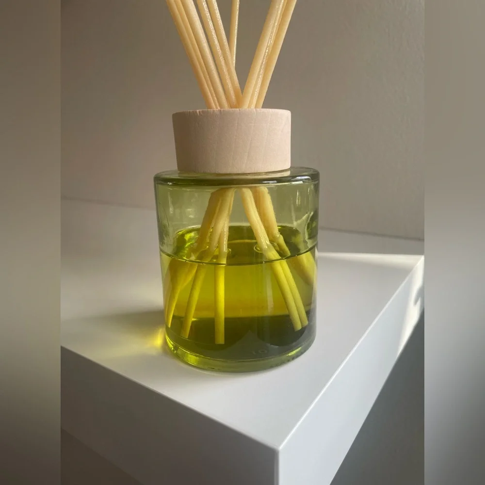 Reed Diffuser - Picture 4 of 11